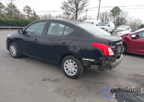 2017 Nissan Versa 1.6 S z USA, uszkodzony, nr VIN 3N1CN7AP6HL845360